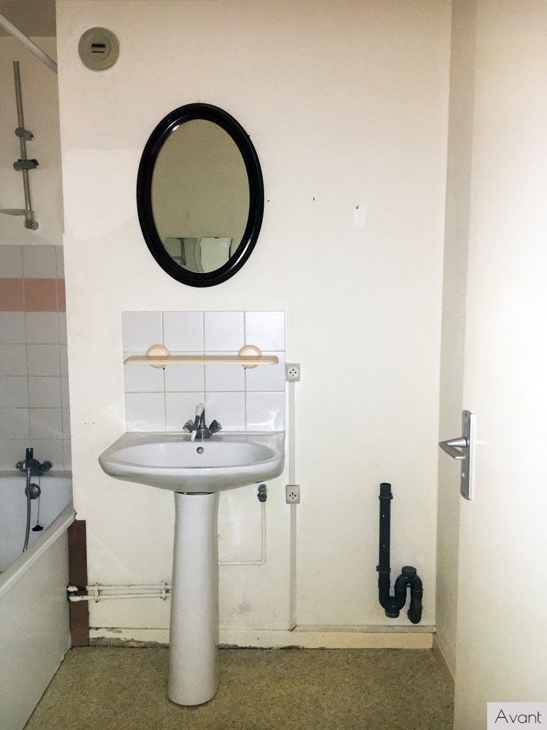 LA VICTORIA - Salle de bain avant LA VICTORIA - Salle de bain